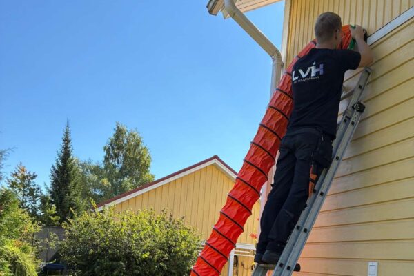 Ilmstointikanavan puhdistus ja nuohous omakotitaloon Ilmstointikanavan puhdistus ja nuohous omakotitaloon
